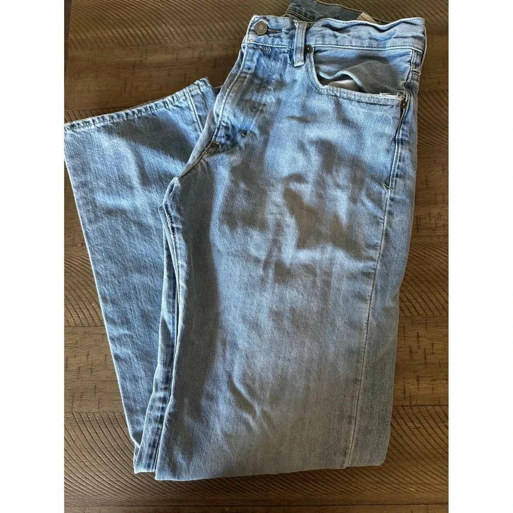 Polo Ralph Lauren Light Wash Distressed Straight Leg Jeans (32x32)